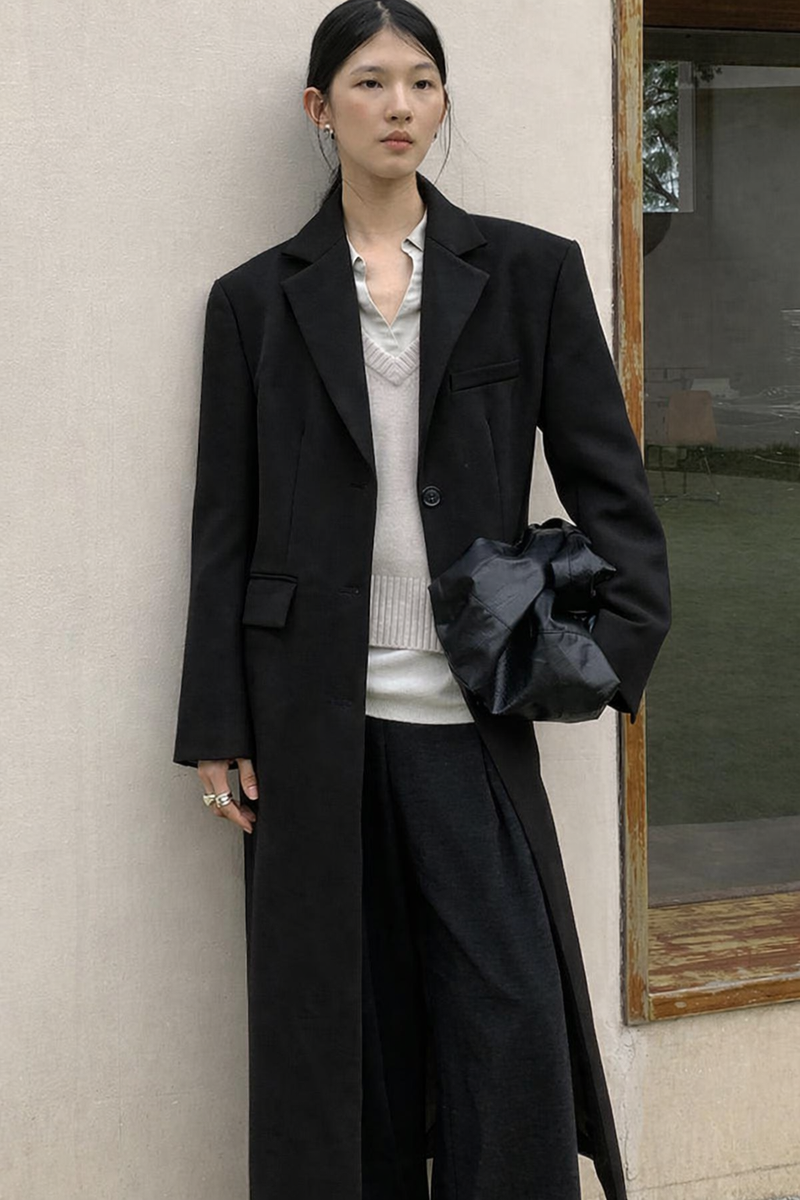Manteau long croisé classique et chic 